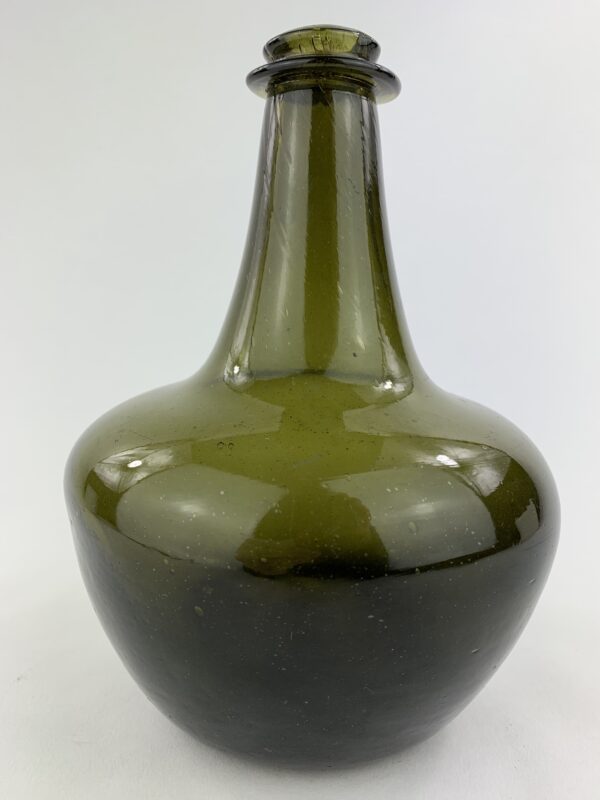 Shaft & Globe Glass Wine Bottle C1680 Mint